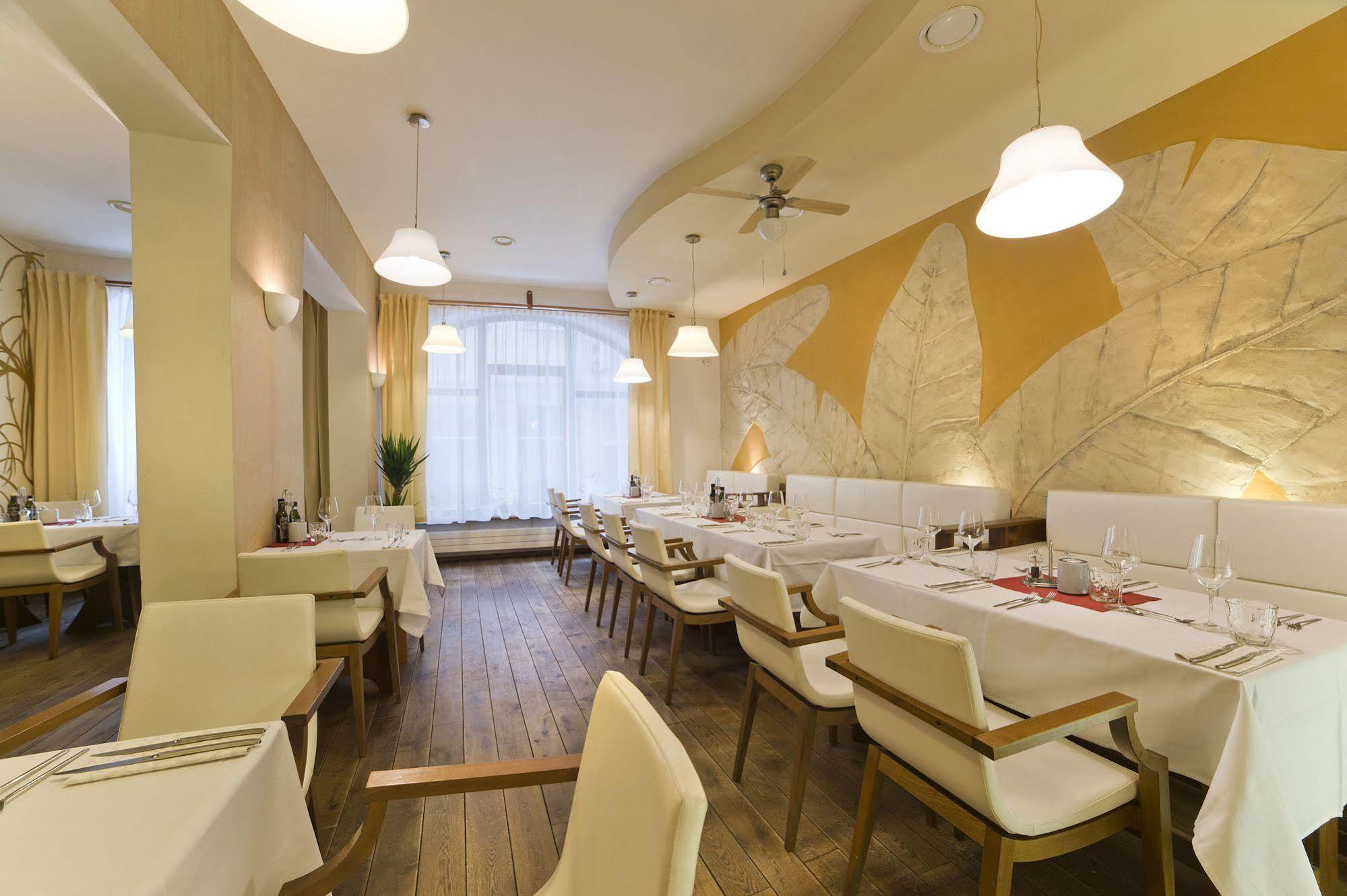 Hotel Art Písek Екстериор снимка