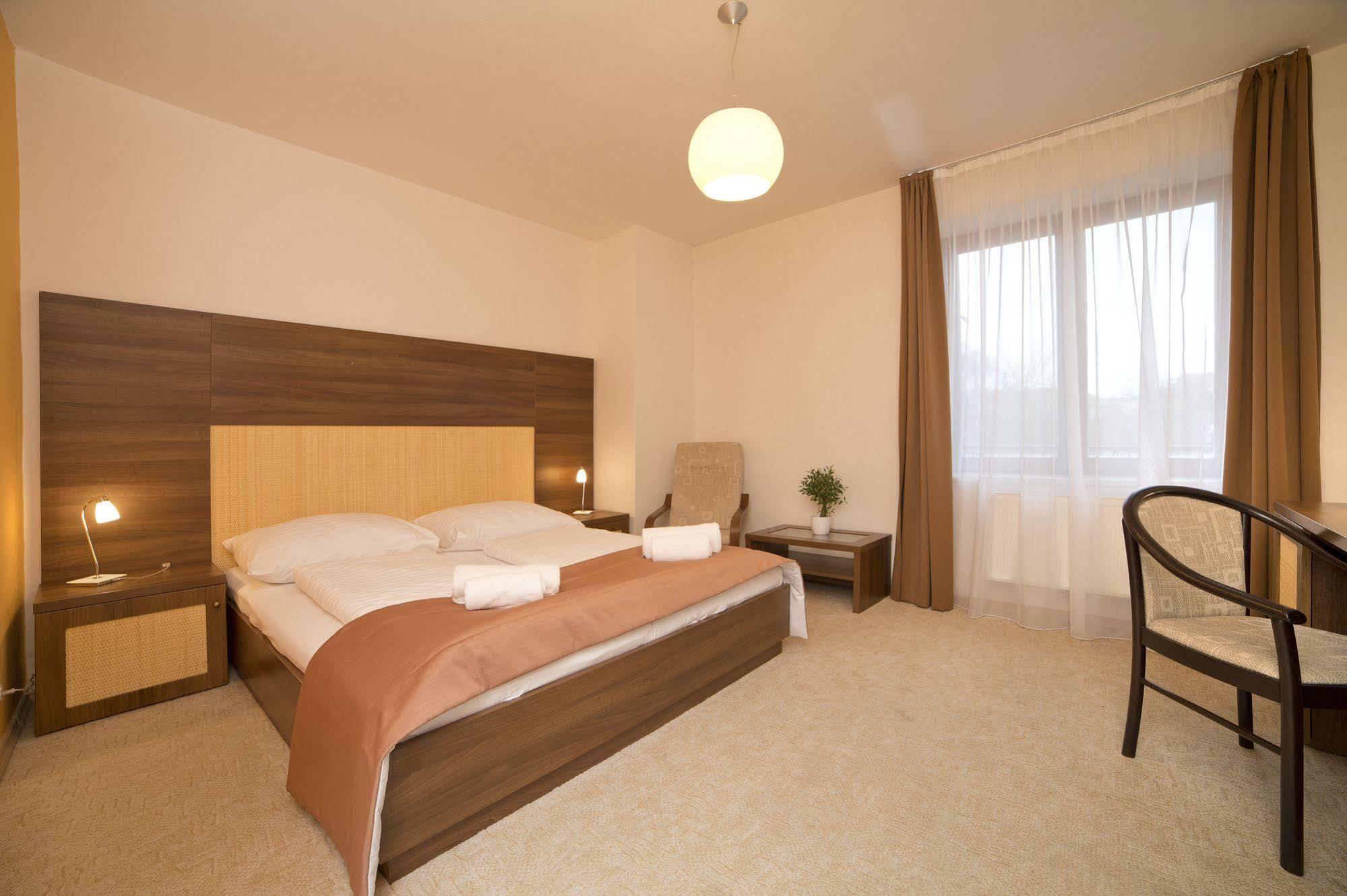 Hotel Art Písek Екстериор снимка
