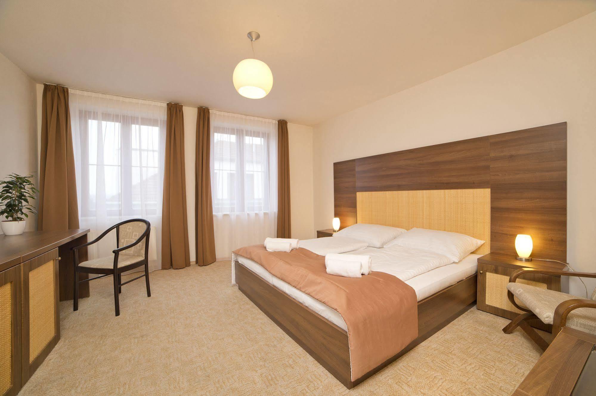 Hotel Art Písek Екстериор снимка