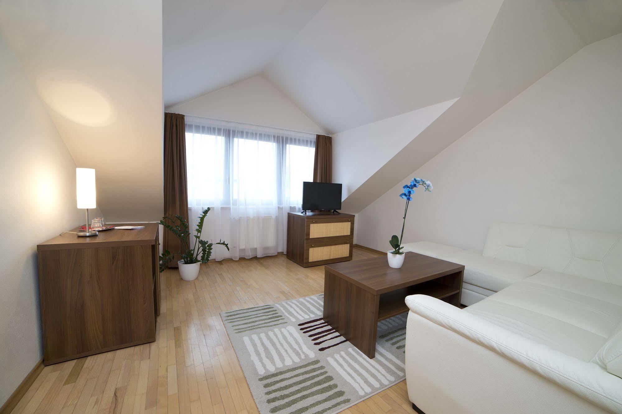 Hotel Art Písek Екстериор снимка