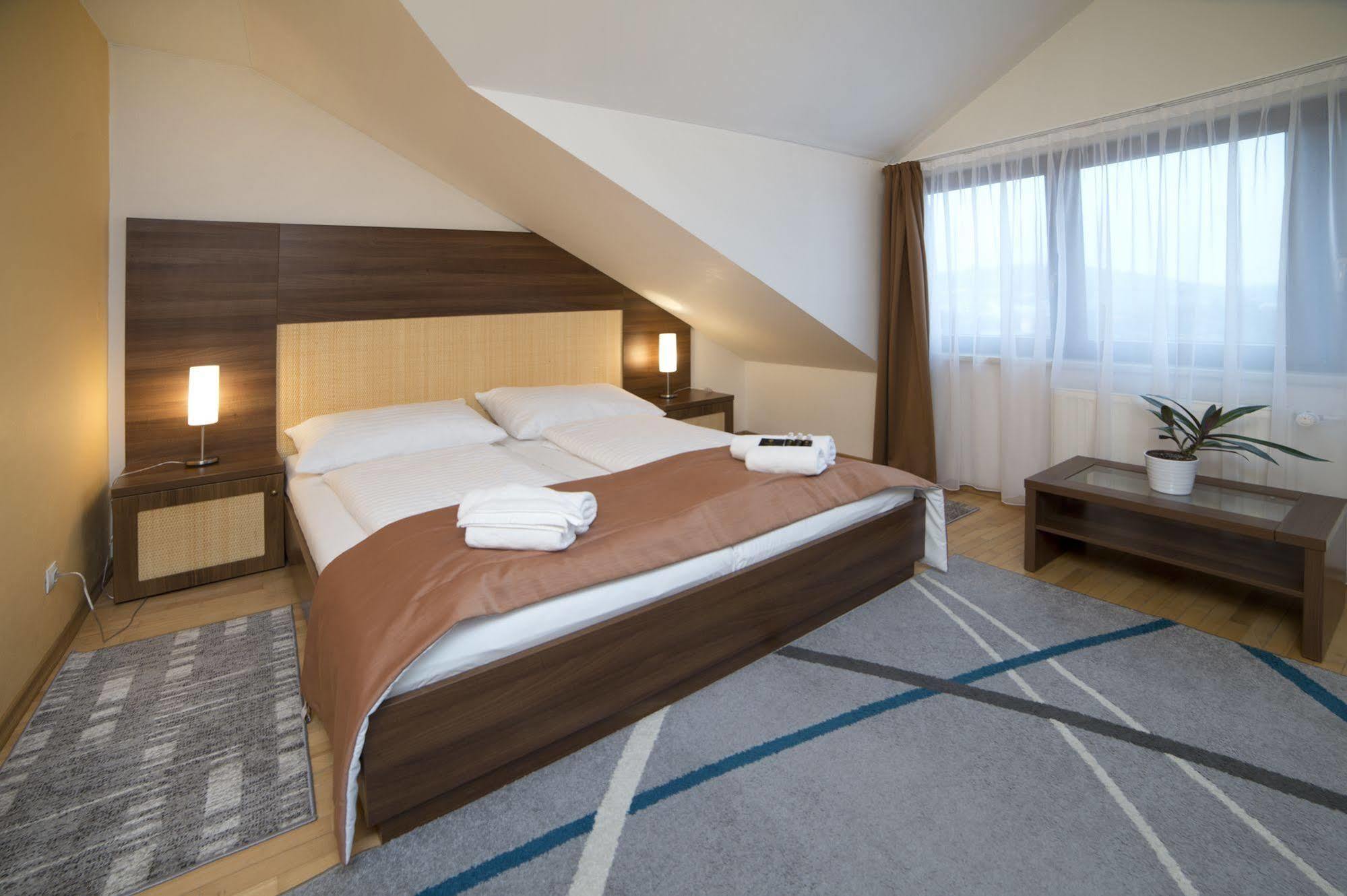 Hotel Art Písek Екстериор снимка